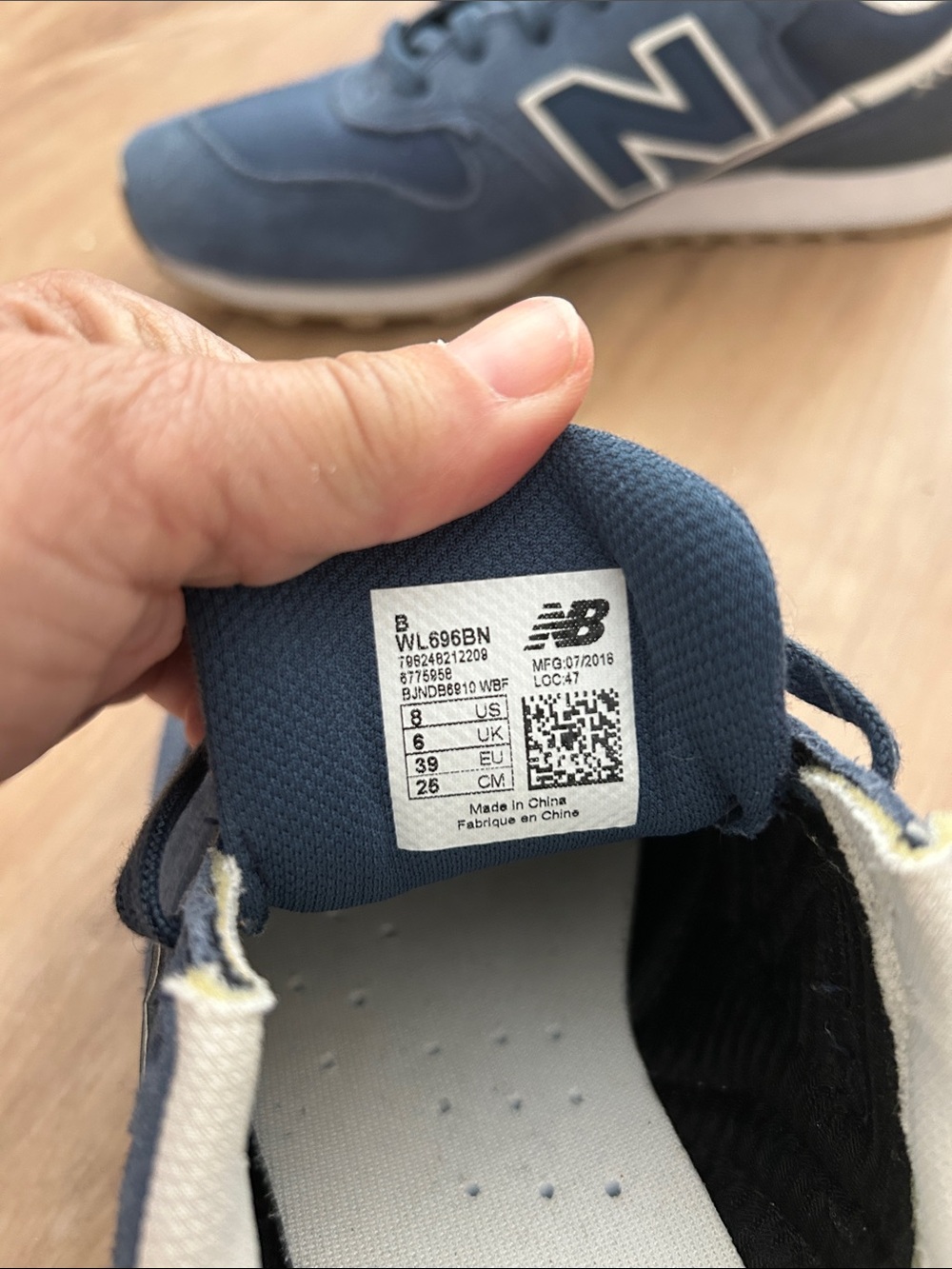 NWOT - NEW BALANCE Women’s 696 Running Sneaker in Blue Suede Leather - Picture 3 of 8